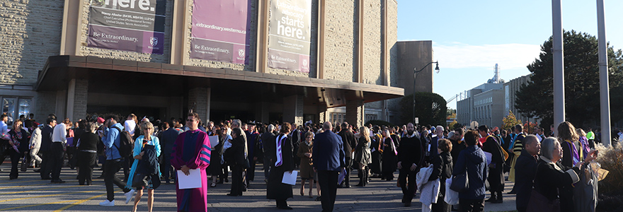 Busy entrance of Alumni Hall